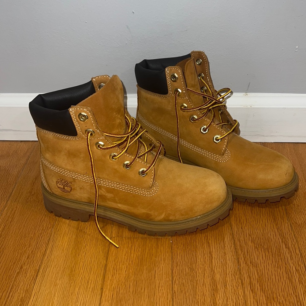 Kids Timberland boots sz 4